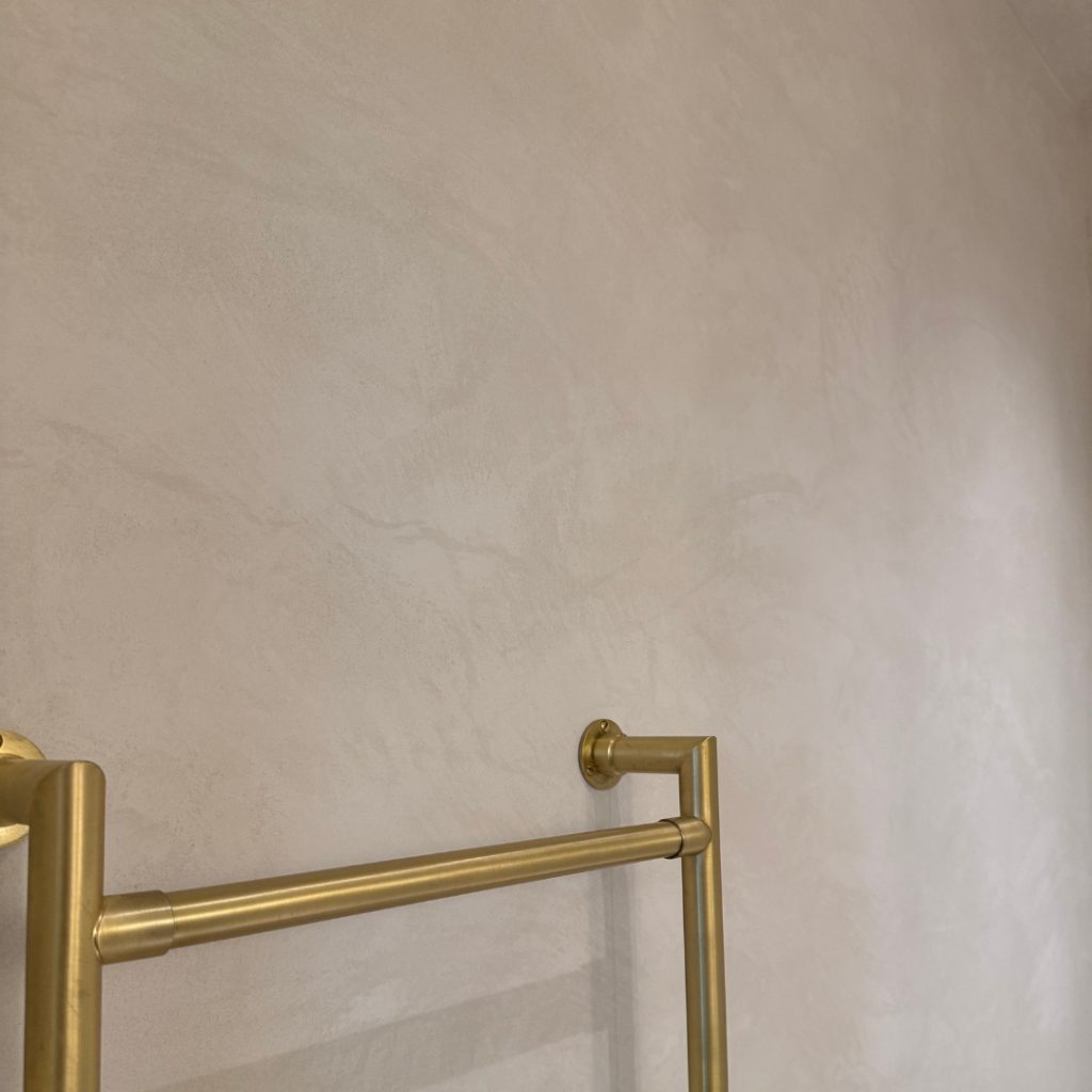 Bespoke-plaster-using-tadelakt-west-london