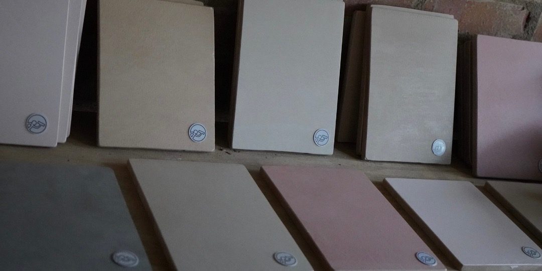 Samples-showcase-of-tadelakt-and-microcement